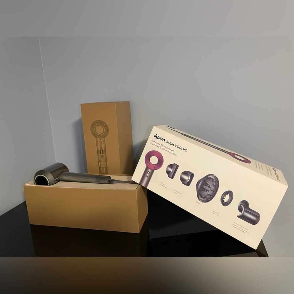 Dyson supersonic hairdryer hd08